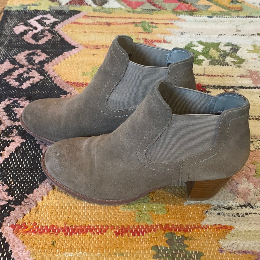 Dolce Vita suede Ankle Boots